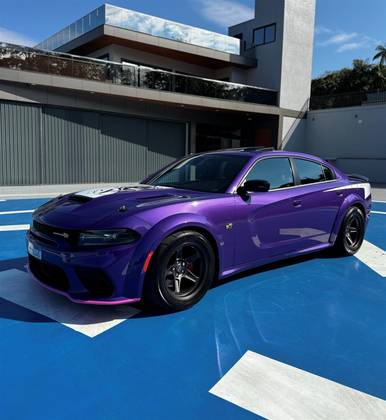 DODGE CHARGER 6.4 V8 SRT HEMI GASOLINA SUPER BEE AUTOMÁTICO DODGE CHARGER 6.4 V8 SRT HEMI GASOLINA SUPER BEE AUTOMÁTICO